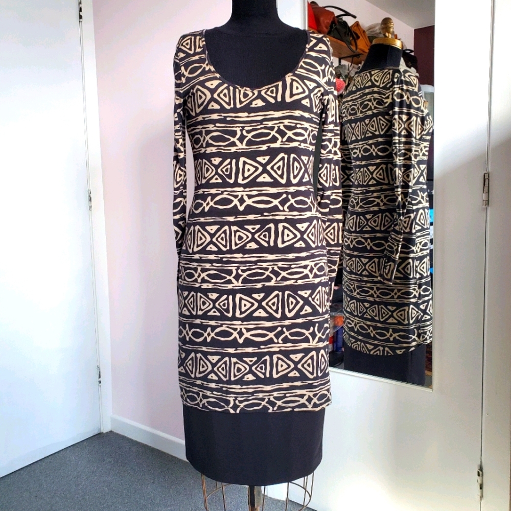 Moda Int'l black/taupe scoop neck szM